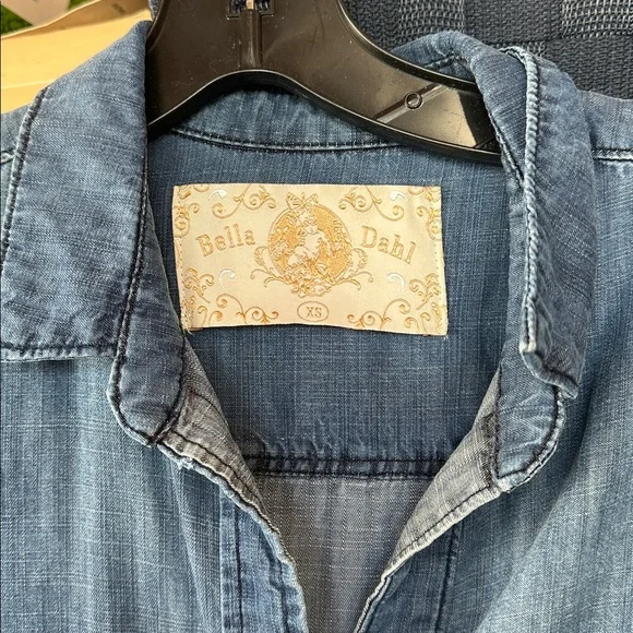 Bella Dahl 2 toned denim Shirt XS - Picture 3 of 5